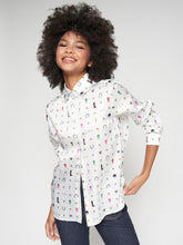 Cargar imagen en el visor de la galería, CAMISA TEA HIPICA PRINT CRUDO
