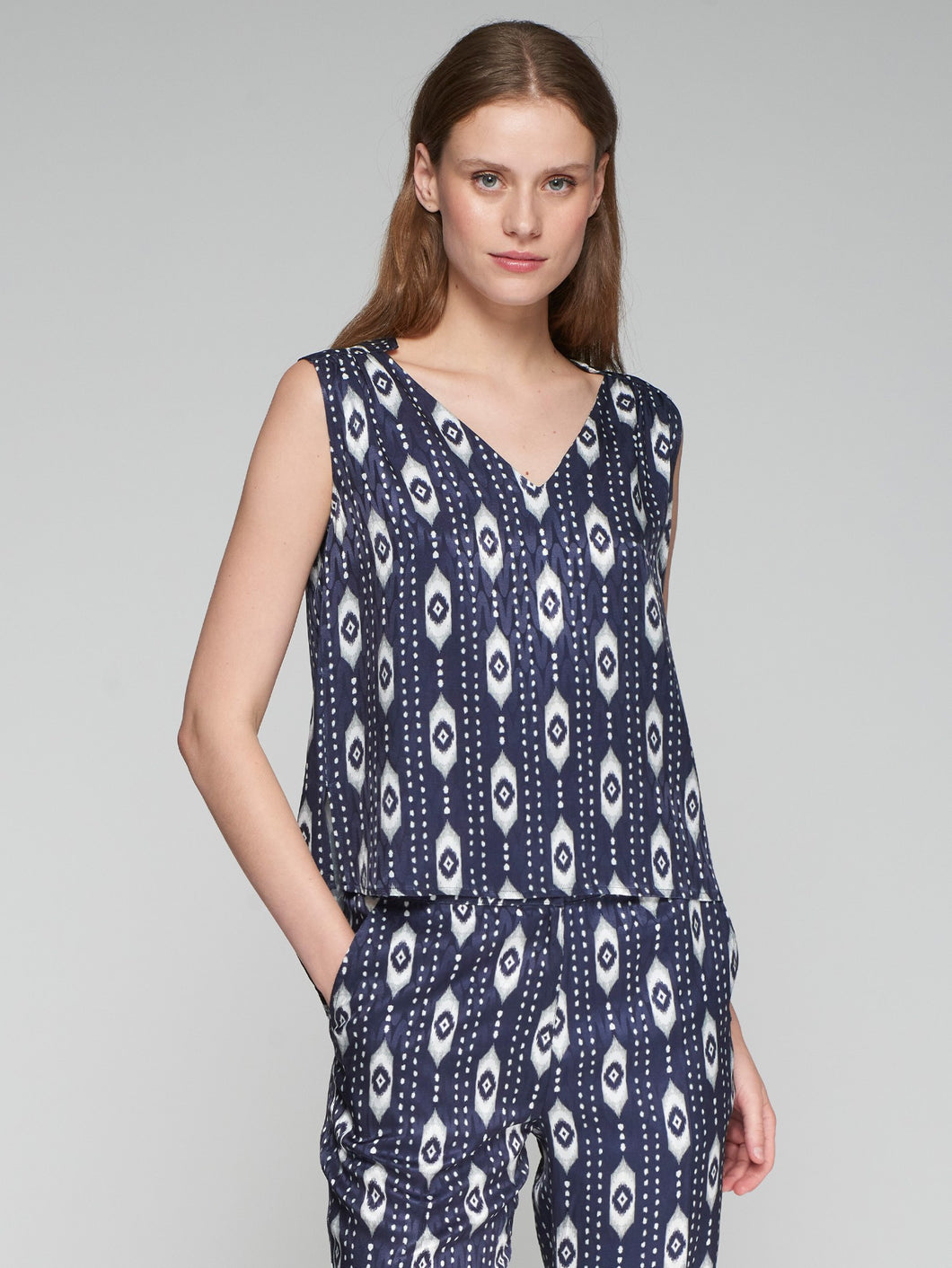 TOP FLUIDO IKAT NAVY JACQUARD