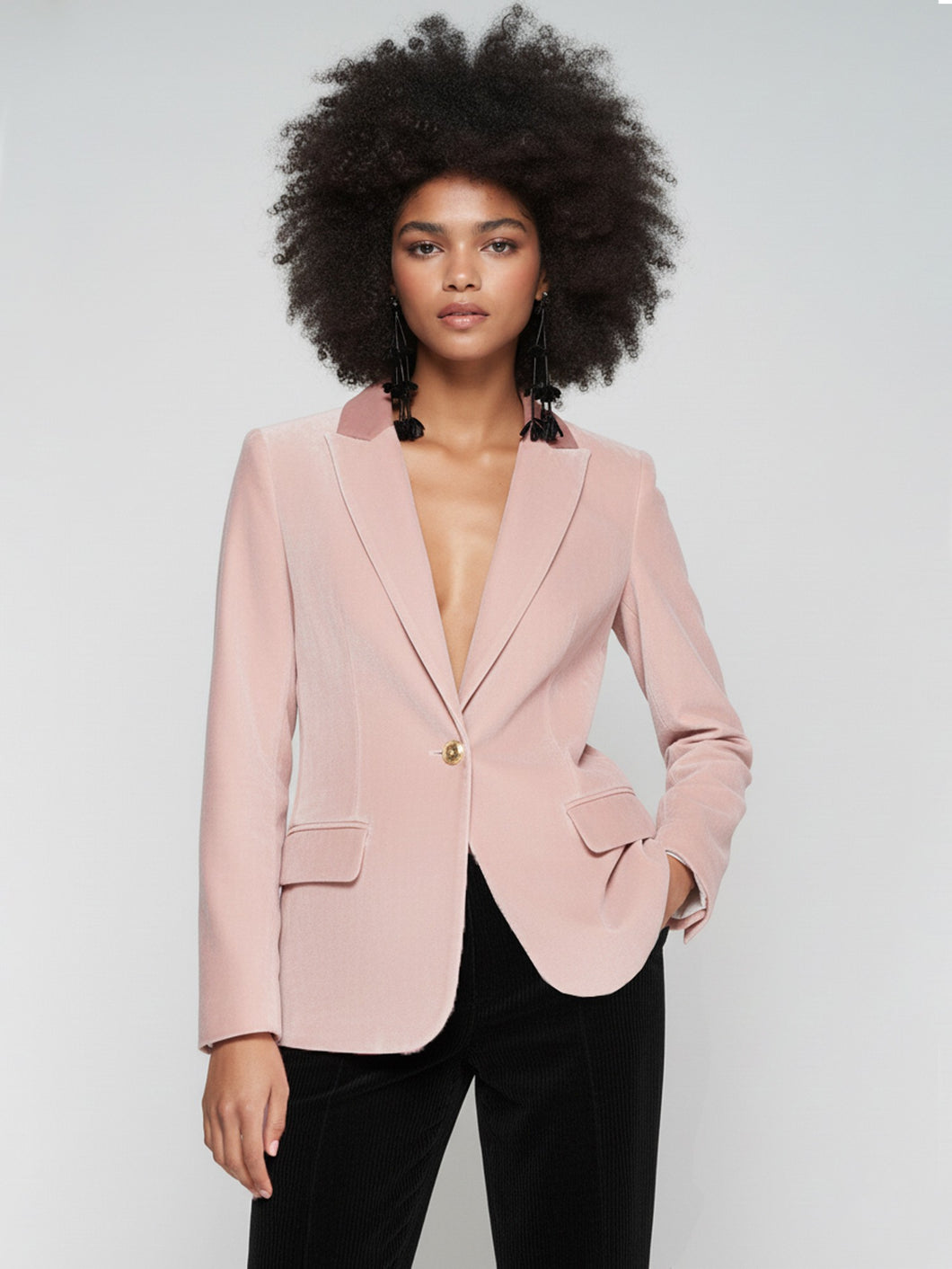 CHAQUETA DE TERCIOPELO ROSA CON BOTÓN DORADO
