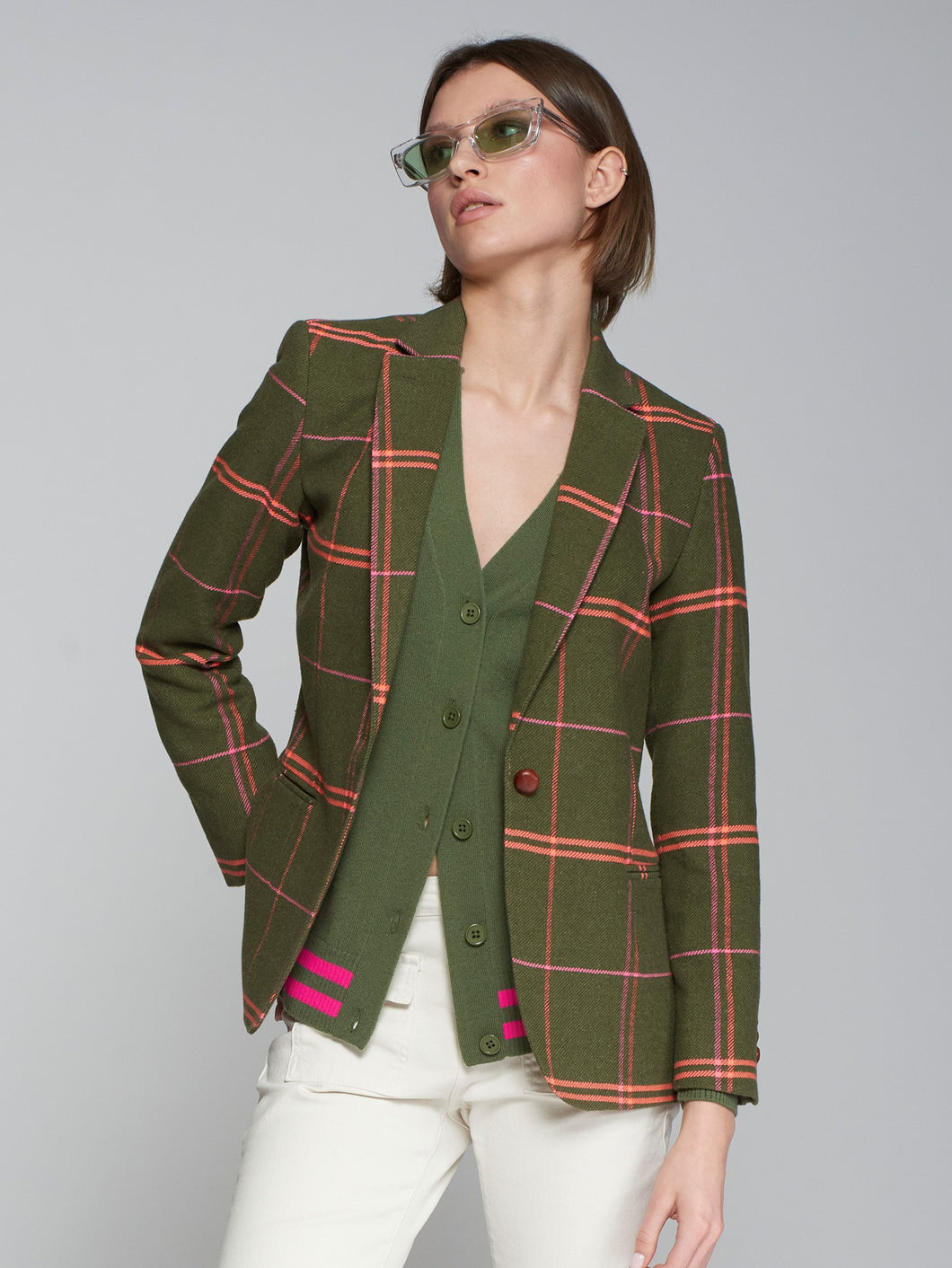 CHAQUETA VERDE CON CUADROS ROSA Y NARANJA