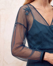 Cargar imagen en el visor de la galería, Blusa de tul azul
