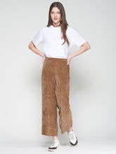 Cargar imagen en el visor de la galería, PANTALÓN BEIGE PANA CORTE RECTO
