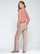 Cargar imagen en el visor de la galería, PANTALON CARLA PUNTO DIAGONAL BEIGE
