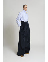 Cargar imagen en el visor de la galería, PANTALON SAMURAY VELVETON MARINO
