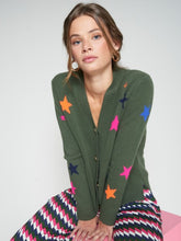 Cargar imagen en el visor de la galería, PUNTO ALINA STARS CARDIGAN GREEN MULTICOLOR
