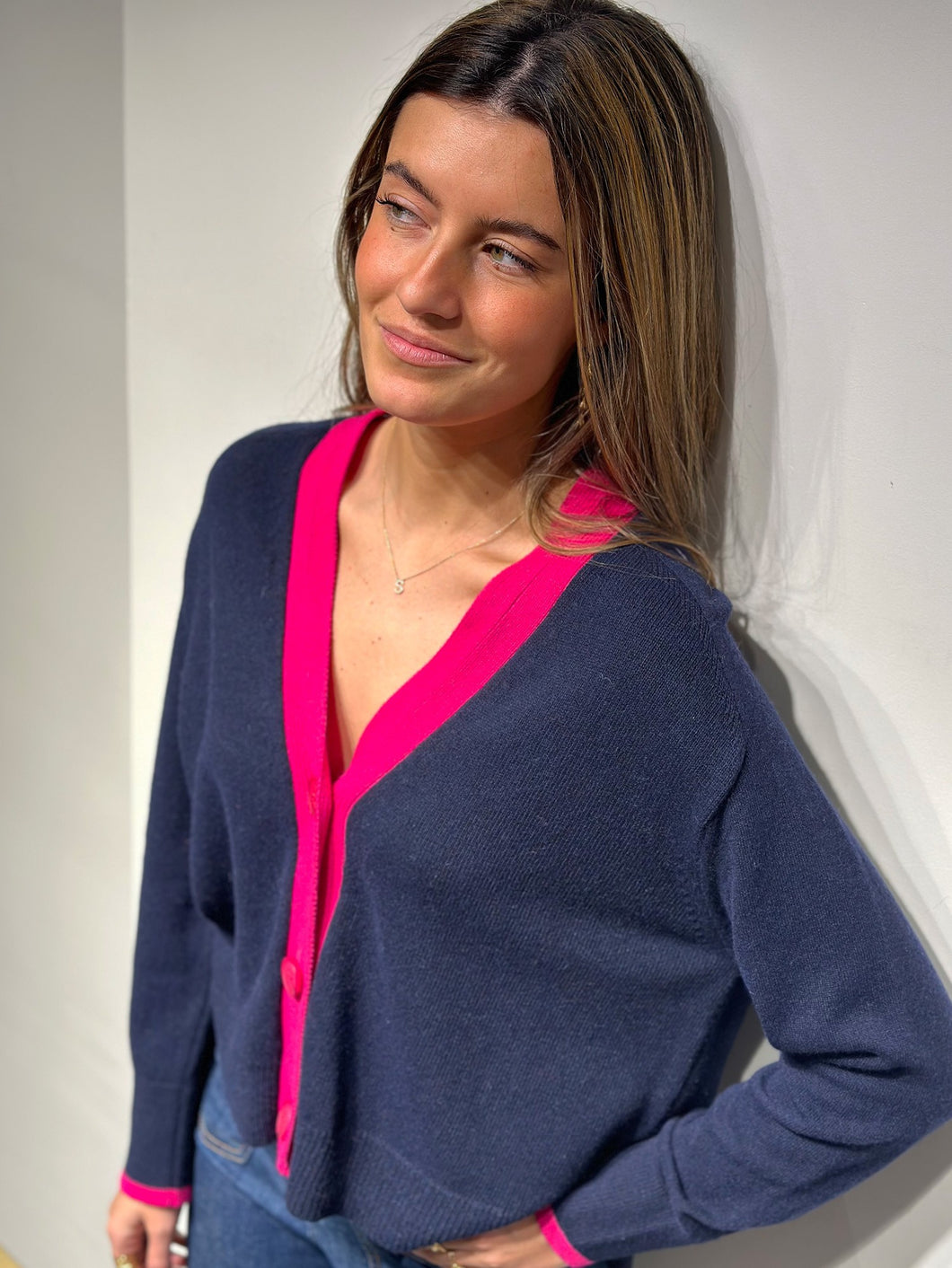 PUNTO CARDIGAN CORTO LANA CASH BLEND NAVY FUCSIA NEON