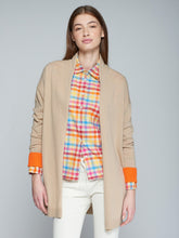 Cargar imagen en el visor de la galería, PUNTO CARDIGAN LANA CASH BLEND CAMEL NARANJA NEON
