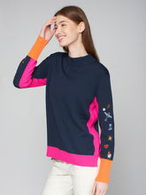 Cargar imagen en el visor de la galería, PUNTO TURTLENECK BORDADO NAVY &amp; ROSA NARANJA
