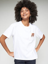 Cargar imagen en el visor de la galería, CAMISETA BLANCA TIGRE BORDADO
