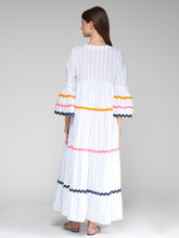 Cargar imagen en el visor de la galería, VESTIDO VOLANTES ONDULINAS RAYA CELESTE LYONCEL LINO
