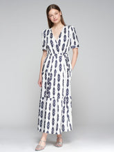 Cargar imagen en el visor de la galería, VESTIDO VIKA IKAT BLANCO JACQUARD
