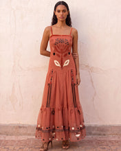 Cargar imagen en el visor de la galería, Vestido de tul bordado coral
